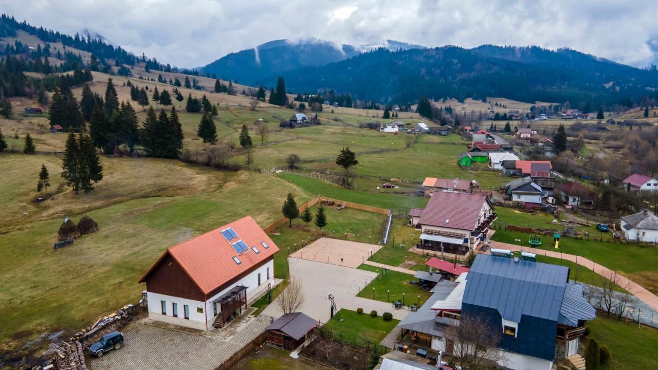 Montana Resort Colibiţa 外观 照片